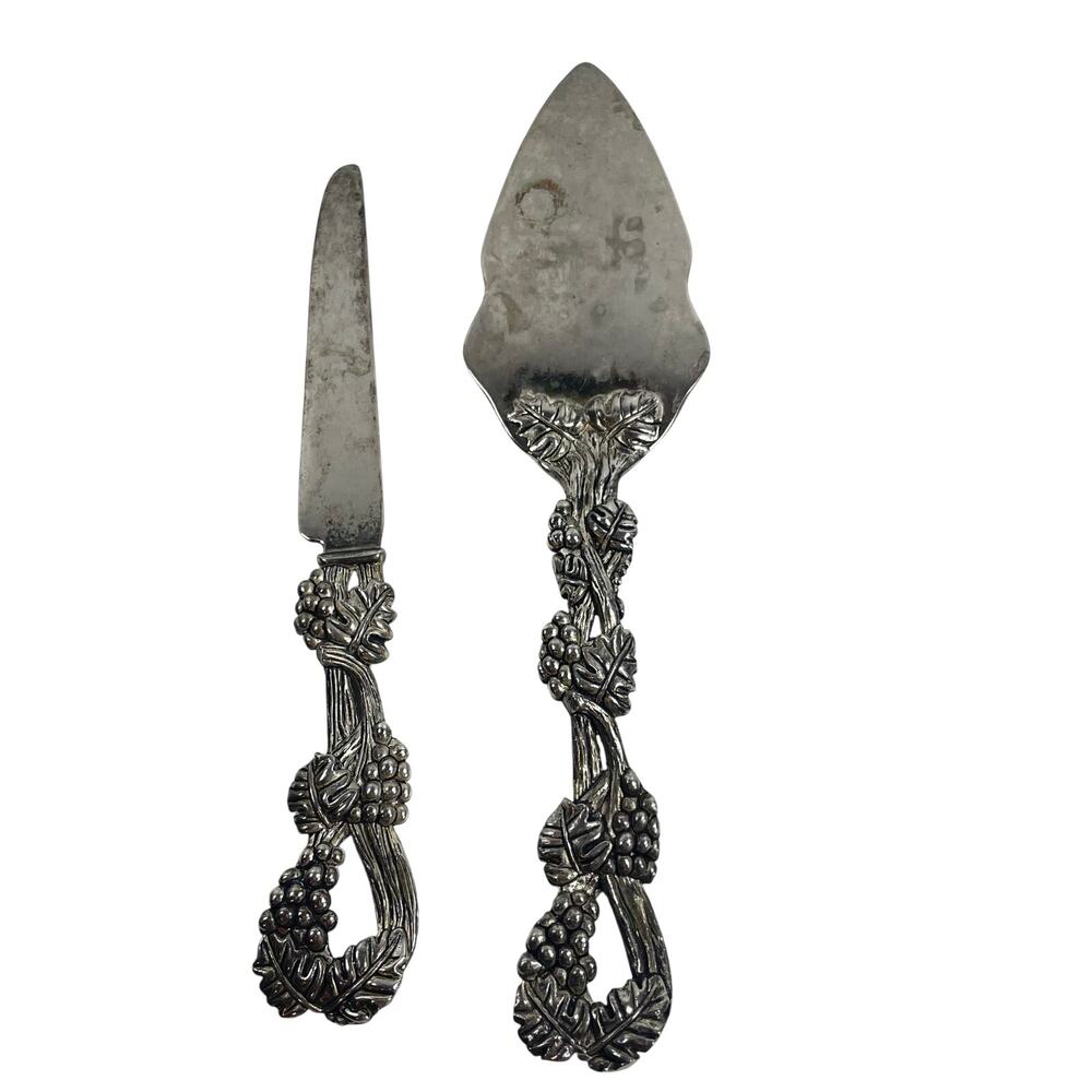 Godinger silver-plated raised pattern grape and vine serving set 11" and 9.5"